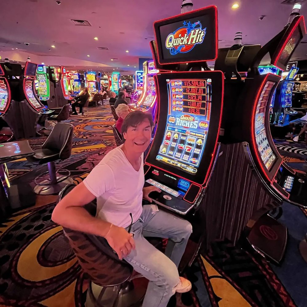 Jerry O'Connell Instagram They Try Their Luck at Slot Machines Just Like Us