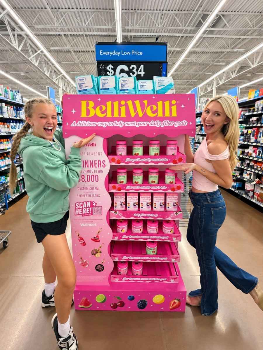 JoJo Siwa and Katie Wilson